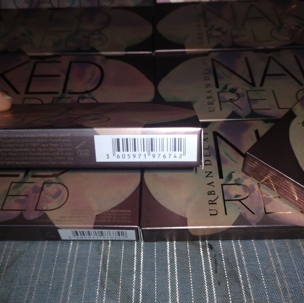 Urban Decay NAKED Palette 5 Reloaded - Picture 2 of 5